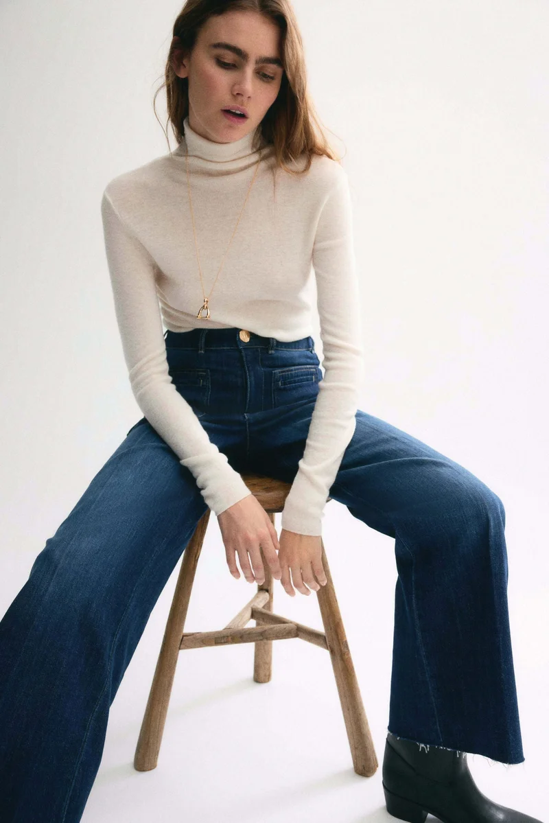 اتش اند ام جينز بخصر عالي وقصّة واسعة